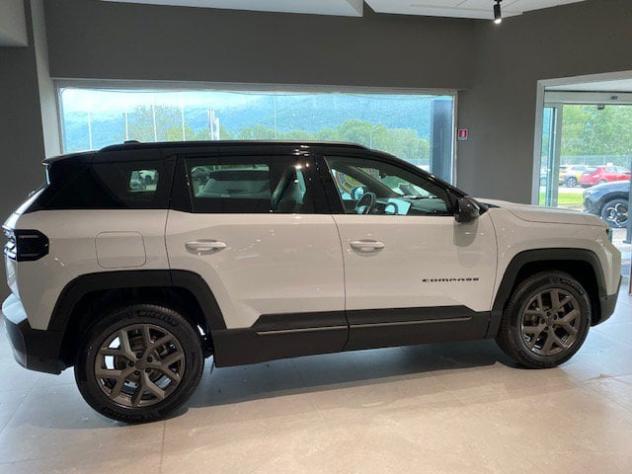 Jeep Compass E-Hybrid 1.2 Turbo MHEV 106kW First Edition DCT - Foto 10