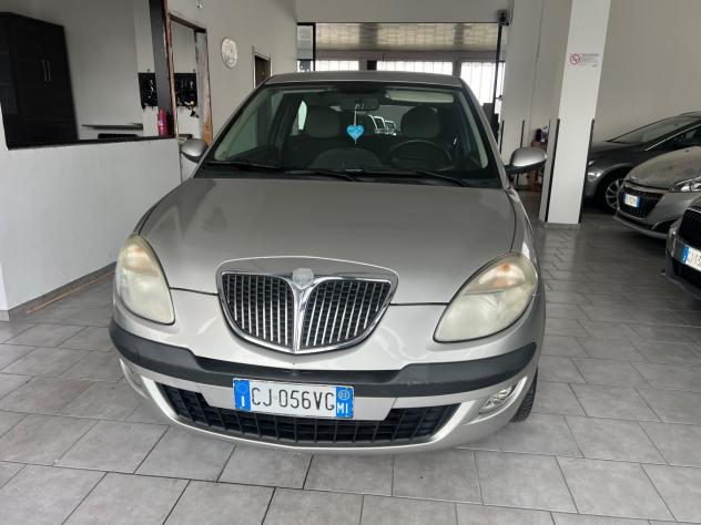 Lancia Ypsilon 1.4 16V Argento - Foto 2