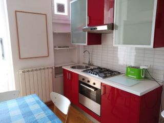 Monolocale ristrutturato con balcone su M2