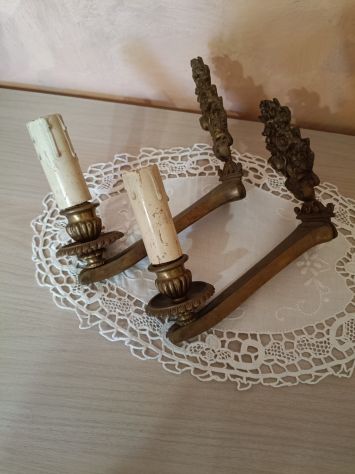 Coppia di vecchie applique in ottone da muro o per pianoforte. - Foto 4