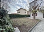 A732. SOLIERA. PORZIONCINA DI CASA CON GIARDINO ASSEGNATO.