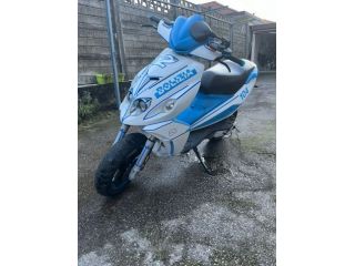 Scooter Phantom F12R