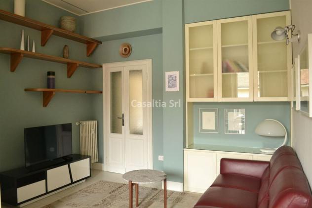 Trilocale arredato con balcone in Via Francesco Viganò