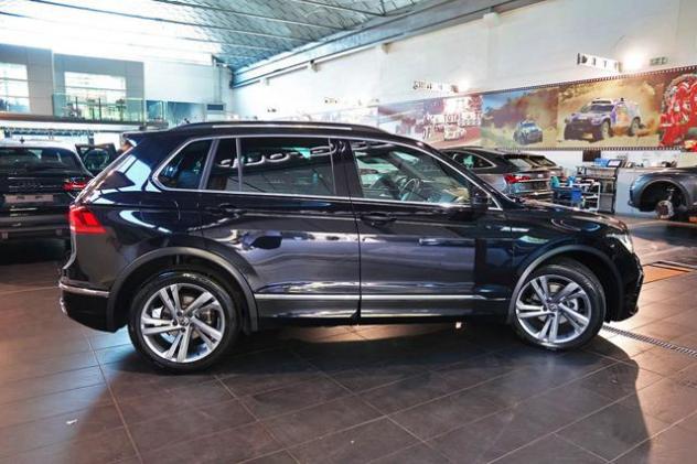 VOLKSWAGEN Tiguan 2.0 TDI 150cv SCR DSG R-Line rif. 23851759 - Foto 10