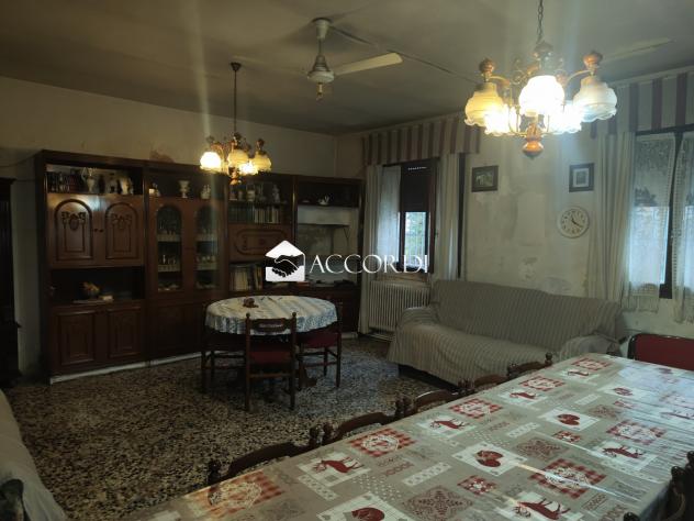 RUSTICO di 11 vani e di 453 mq (CASTELLO DI GODEGO) rif. BL045 - Foto 11