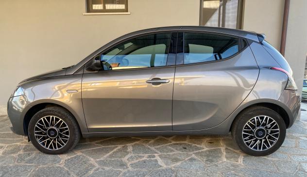 Lancia Ypsilon 1.0 firefly hybrid Platino s&s 70cv - Foto 2