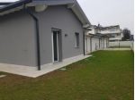 VILLA SINGOLA HIGH-TECH CON GIARDINO