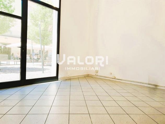 UFFICIO CON INGRESSO INDIPENDENTE E VETRINA - Foto 10