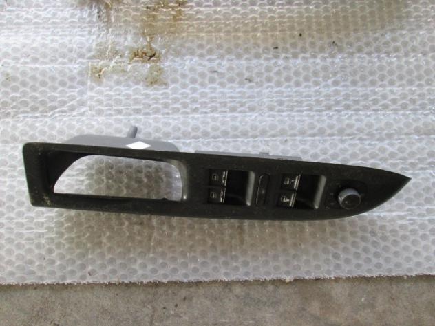 5M1857051 COMANDI ALZA-VETRO E COMANDO RETROVISORI PORTA ANTERIORE SINISTRA VOLKSWAGEN GOLF PLUS 1.6 B 75KW 5M 5P (2006) RICAMBIO USATO