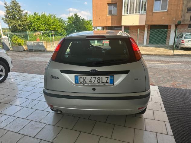 Ford Focus 1.8 TDCi 115CV (12 RATE) - Foto 8