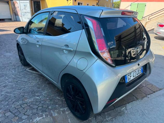 Toyota Aygo 1.0 VVT-i 69 CV 5 porte x-cool - Foto 4