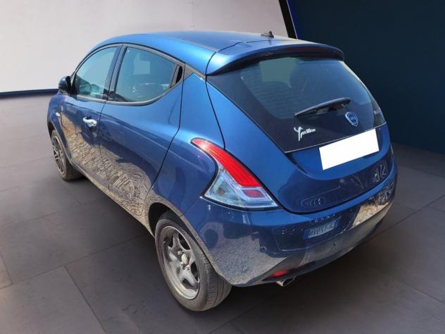 Lancia Ypsilon 1.0 FireFly 70cv Hybrid Gold - Foto 2