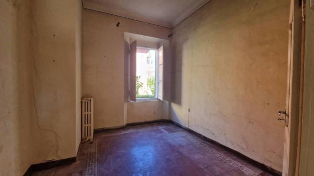 Prestigiosa villa storica in zona ospedale ? fano
questa splendida villa d'epoca, situata a fano in una posizione privilegiata tra via cesare rossi e - Foto 13