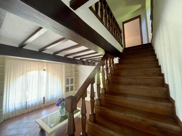 VILLA di 10 vani e di 240 mq (PIETRASANTA) rif. 302 - Foto 8