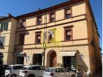 Complesso immobiliare composto da 7 appartamenti e 3 negozi