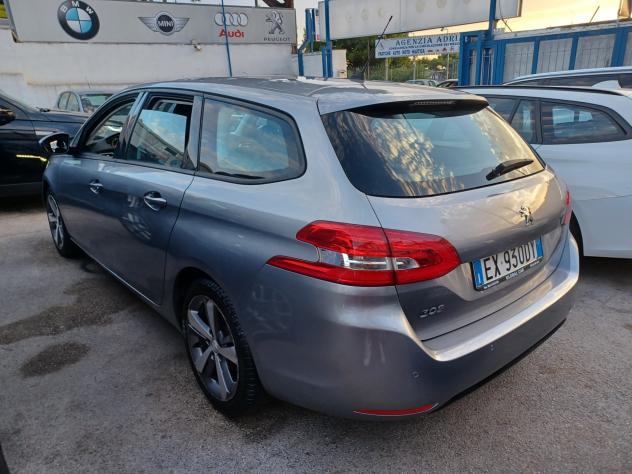 Peugeot 308 1..6 HDI 115CV ALLURE S.W. - Foto 3