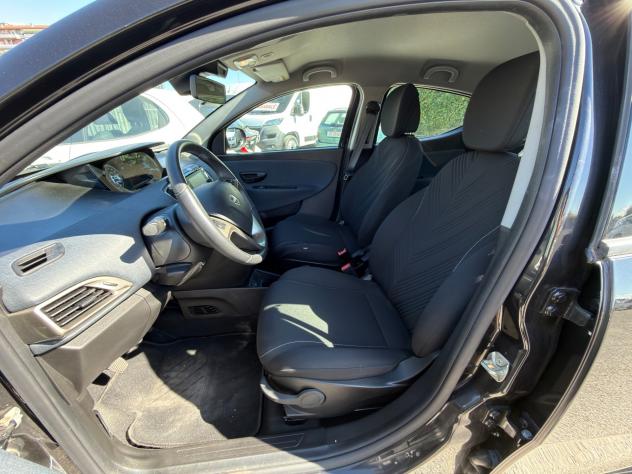Lancia Ypsilon 1.0 FireFly 5 porte S&S Hybrid Gold - Foto 5