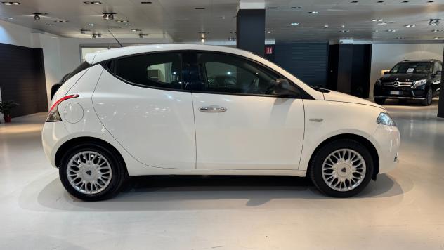 LANCIA YPSILON 1.2 69CV 5p - 2016 - Foto 8