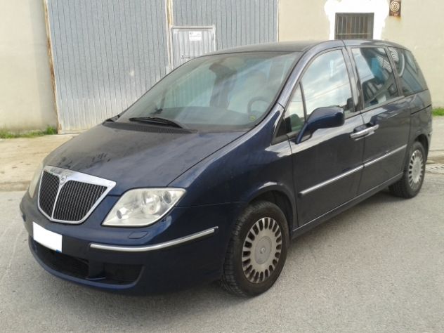 Lancia Phedra 2.2 JTD Emblema - Foto 2