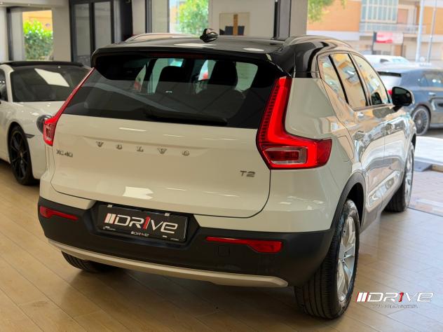 VOLVO XC40 (2017--) XC40 T2 Momentum - Foto 6
