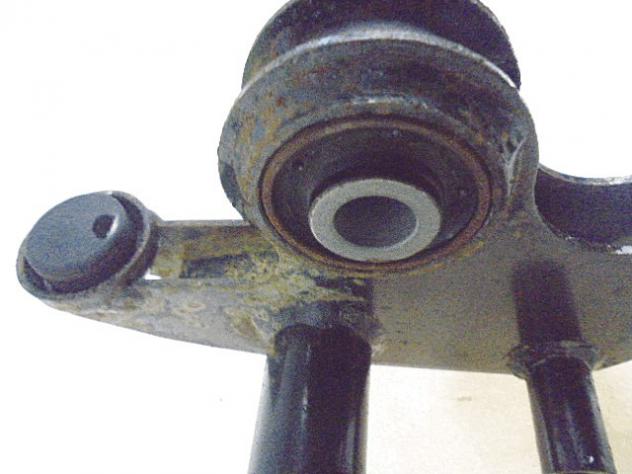 SUPPORTO MOTORE KYMCO DINK 200I 2006 - 2017 50350 CRANKCASE BRACKET CON DIFETTO - Foto 4