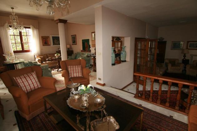 Villa in vendita a Marina di Carrara - Carrara 200 mq Rif: 1309585