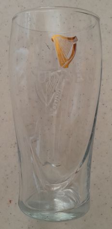 Bicchiere da pinta ufficiale Guinness con l'iconica arpa dorata in rilievo. - Foto 2