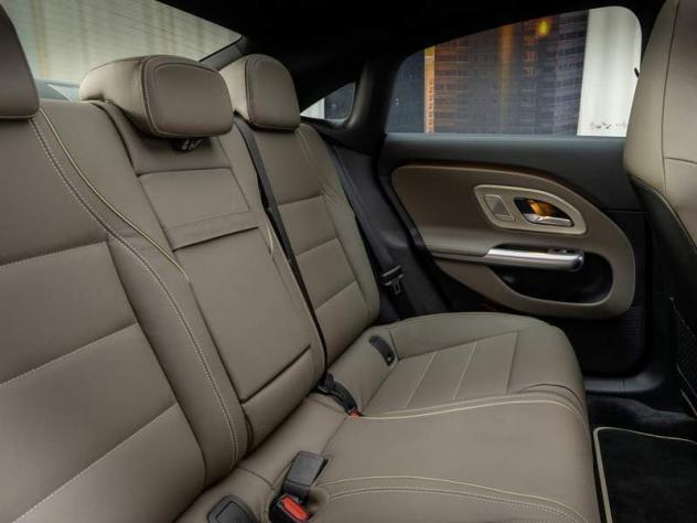 Mercedes-Benz CLA (C178) 200 - Foto 4