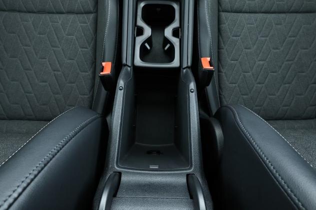 Volkswagen Tayron 1.5 eTSI ACT Life DSG 18" Led Matrix Navi Gancio - Foto 9
