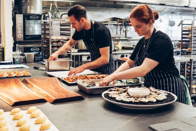 Firenze, lavapiatti e aiuto cucina