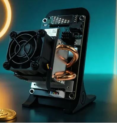 Minatore Bitcoin Bitaxe  Gamma 602 ancora in garanzia perfettamente funzionante.