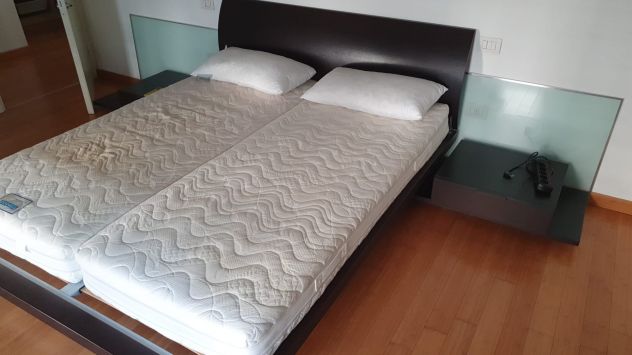letto matrimoniale con comodini e materassi - Foto 2