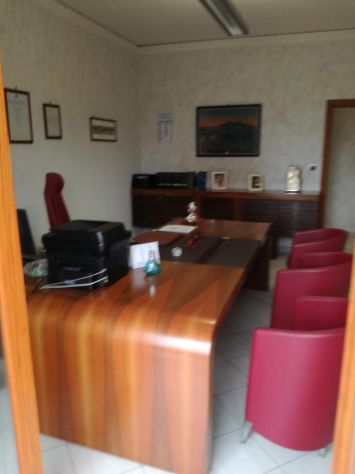 ARREDAMENTO COMPLETO E DI PREGIO COME NUOVO PER UFFICIO E/O STUDIO PROFESSIONALE - Foto 5