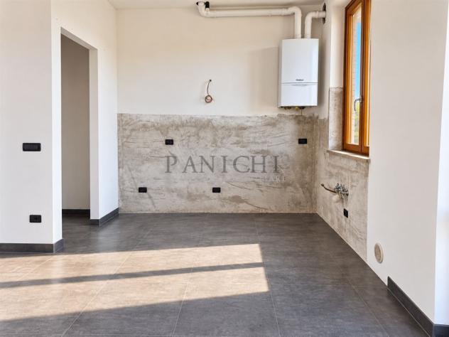 Appartamento in villetta bifamiliare con ampie terrazze, giardino privato e locale taverna - Foto 5