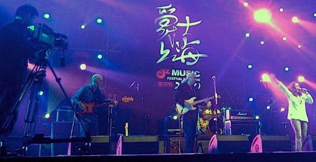 Lezioni di chitarra e basso in presenza o online - Foto 3