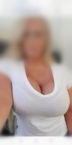 Signora slovena 53-enne svolge massaggio tantra, body massage, col piace Tel:3887979650