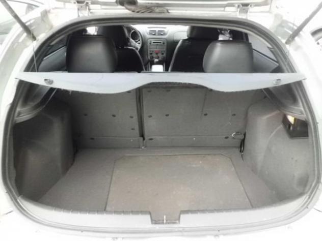 Alfa Romeo 147 1.9 JTD (115 CV) cat 5p. Dist. - Foto 6