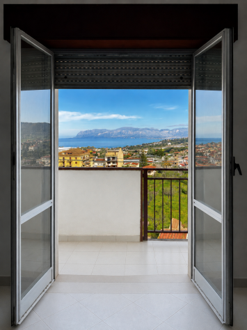 Ampio appartamento panoramico con vista sul Golfo di Castellammare, garage e pos - Foto 2