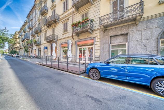 Locale commerciale in affitto a Torino