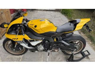 Yamaha R1 60th anniversario