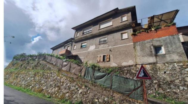 Immobile in asta di 126 m² con più di 5 locali in vendita a Camaiore - Foto 2