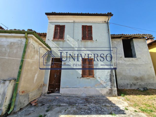 CASA SU DUE LIVELLI CON LEGNAIA DEPOSITO GIARDINO E ORTO - Foto 7
