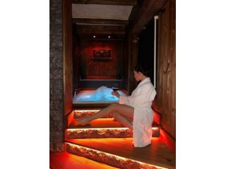 Massaggi - benessere Roma - Bella massaggiatrice ,e anche la vasca idromassaggio Tel:3933235954