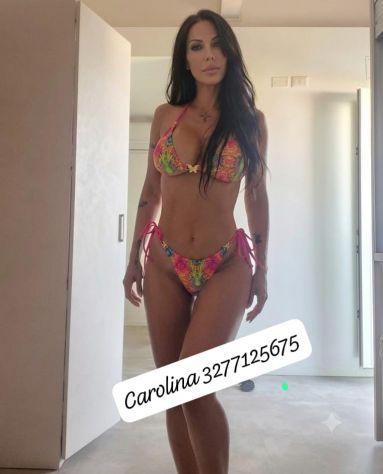 Carolina massaggi Tel:3277125675