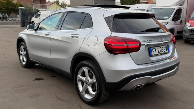 MERCEDES-BENZ GLA 180 1.6 PREMIUM AT7 122CV - FULL LED, PELLE, TETTO, NEOPATENTATI - Foto 7