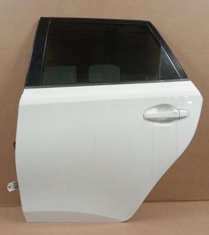 PORTA POST. SX BIANCA C/A. El. e S 999-U1304309 Carrozzeria  Lamierati esterni  Porte  Porta post. sx. TOYOTA - AURIS Touring Sports - 01-07-2015 -, T