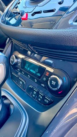 Ford Kuga 2.0 TDCI 140 CV 4WD Powershift Business - Foto 9