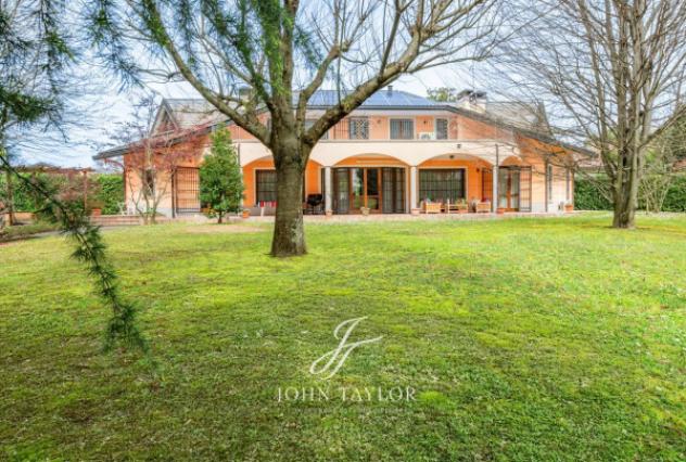 Villa di 840 m² con più di 5 locali e box auto doppio in vendita a Carimate - Foto 4