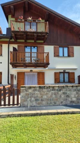 AMPIO BILOCALE CON DUE BAGNI E TERRAZZO PRIVATO CON GARAGE DOPPIO