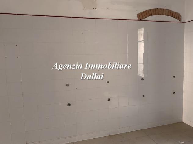 Scarperia - Fondo con servizio e corte - Foto 10